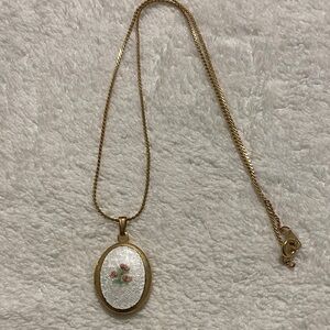 Vintage Elegant Gold tone guilloche enamel floral Pendant locket Necklace